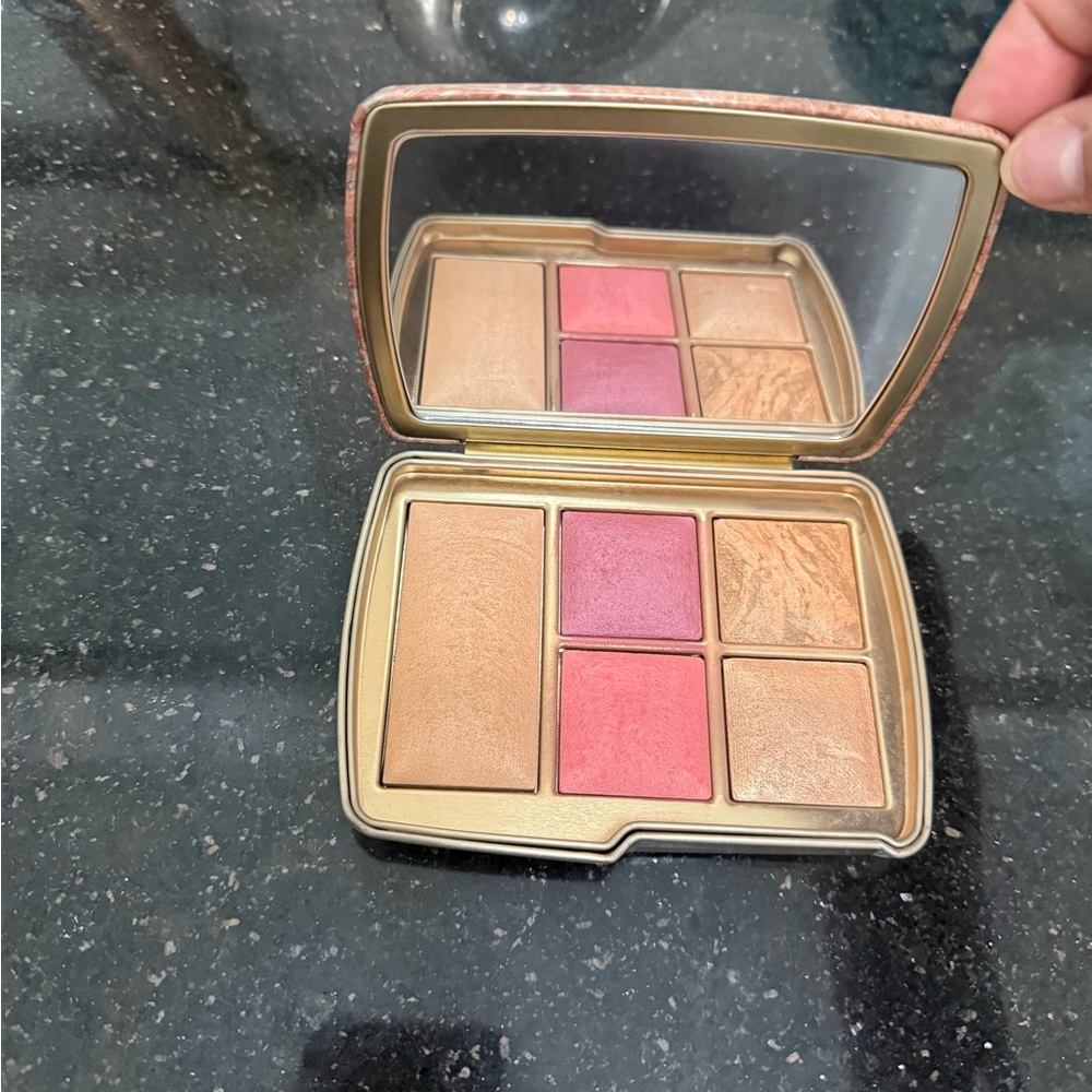 Hourglass Ambient Lighting Palette